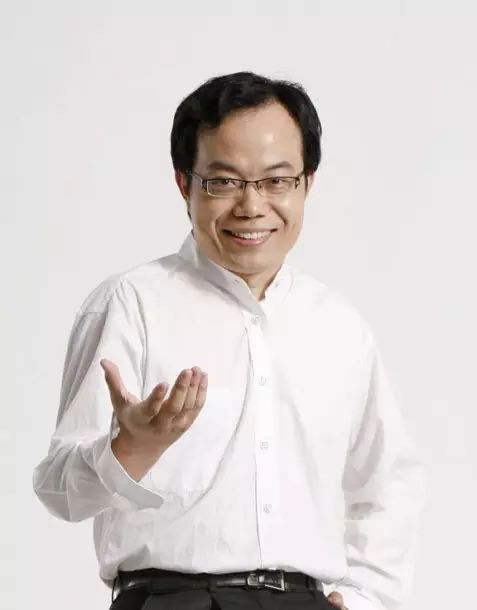 武志红,心理咨询师、心理专栏作家。曾就职于《广州日报》社,主持《广州日报》每周六见报的健康 心理专栏。创办广州武志红心理咨询中心。著有《为何家会伤人》等书。.jpg